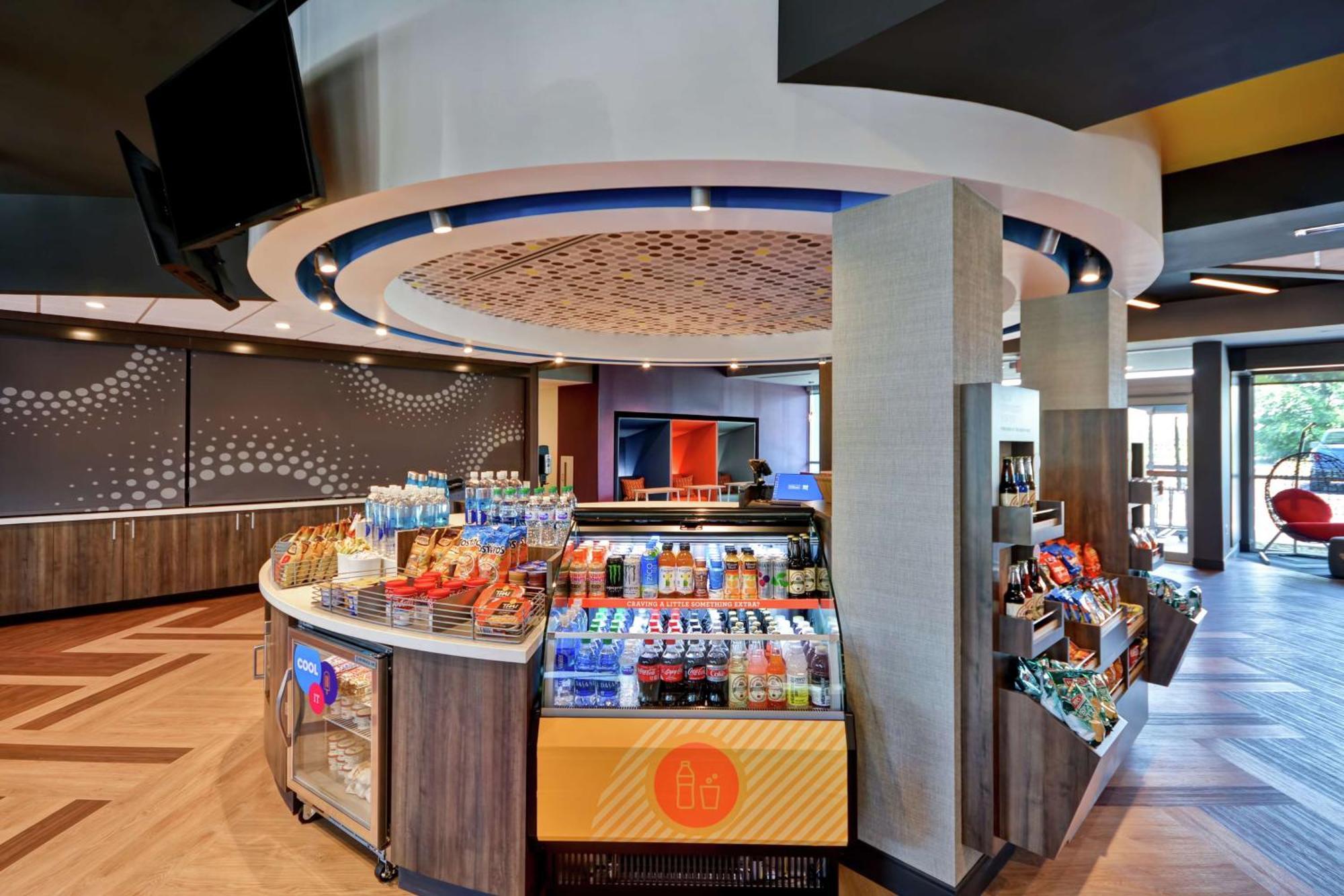 Tru By Hilton Denver, Pa Exterior photo